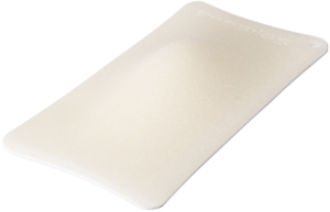 Il PA6, o poliammide 6, è una plastica termoplastica semicristallina notevolmente versatile appartenente alla famiglia delle Poliammidi. Caratterizzato da una combinazione unica di proprietà, il PA6 è ampiamente impiegato nell'ambito dell'additive manufacturing, in particolare con stampanti 3D SLS (Selective Laser Sintering).